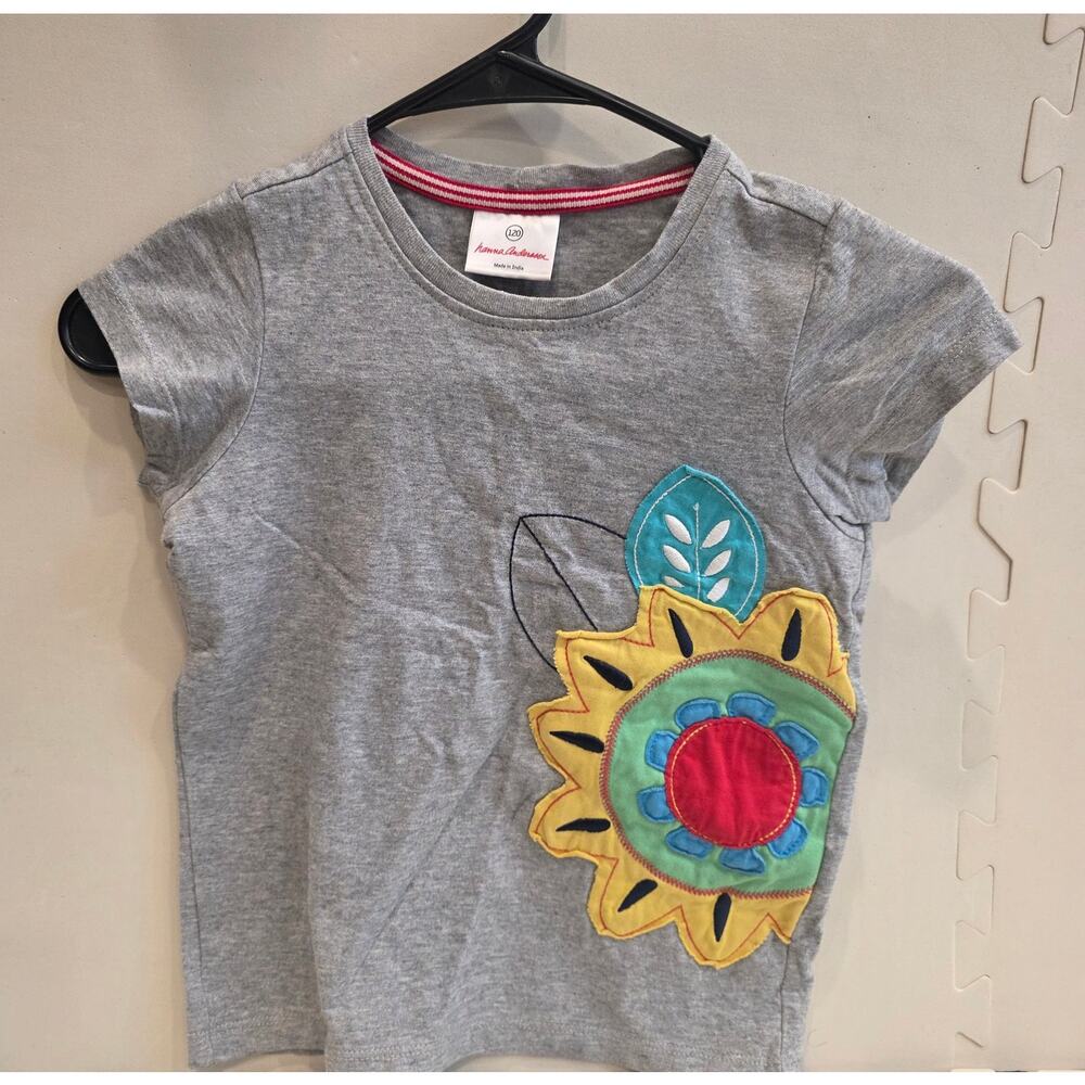 Hanna Andersson gray floral appliqué t-shirt, colorful sunflower sz 120